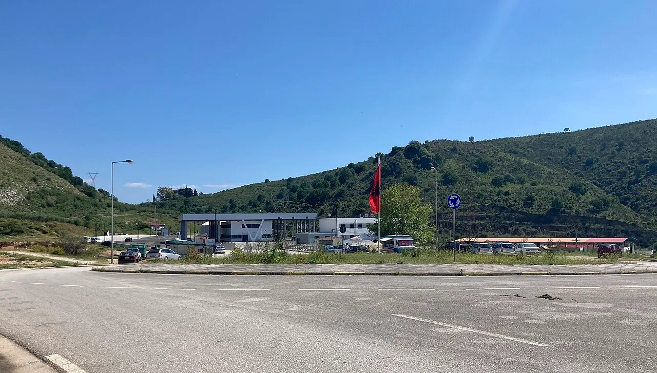 Grensovergang tussen Albanië en Griekenland bij de Qafë Botë-pas nabij Konispol