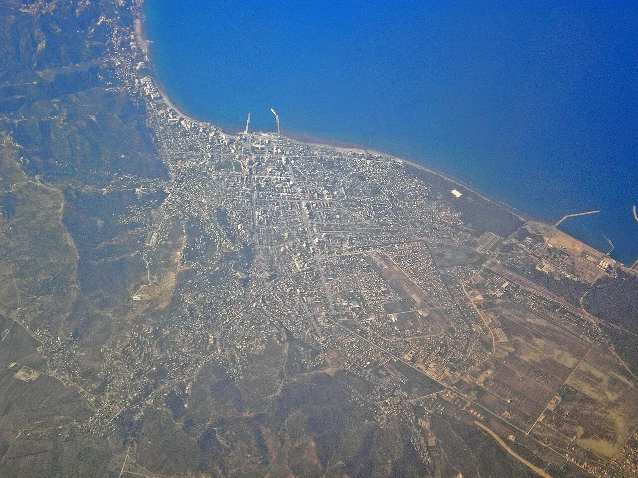 Luchtfoto van de stad Vlorë, Albanië